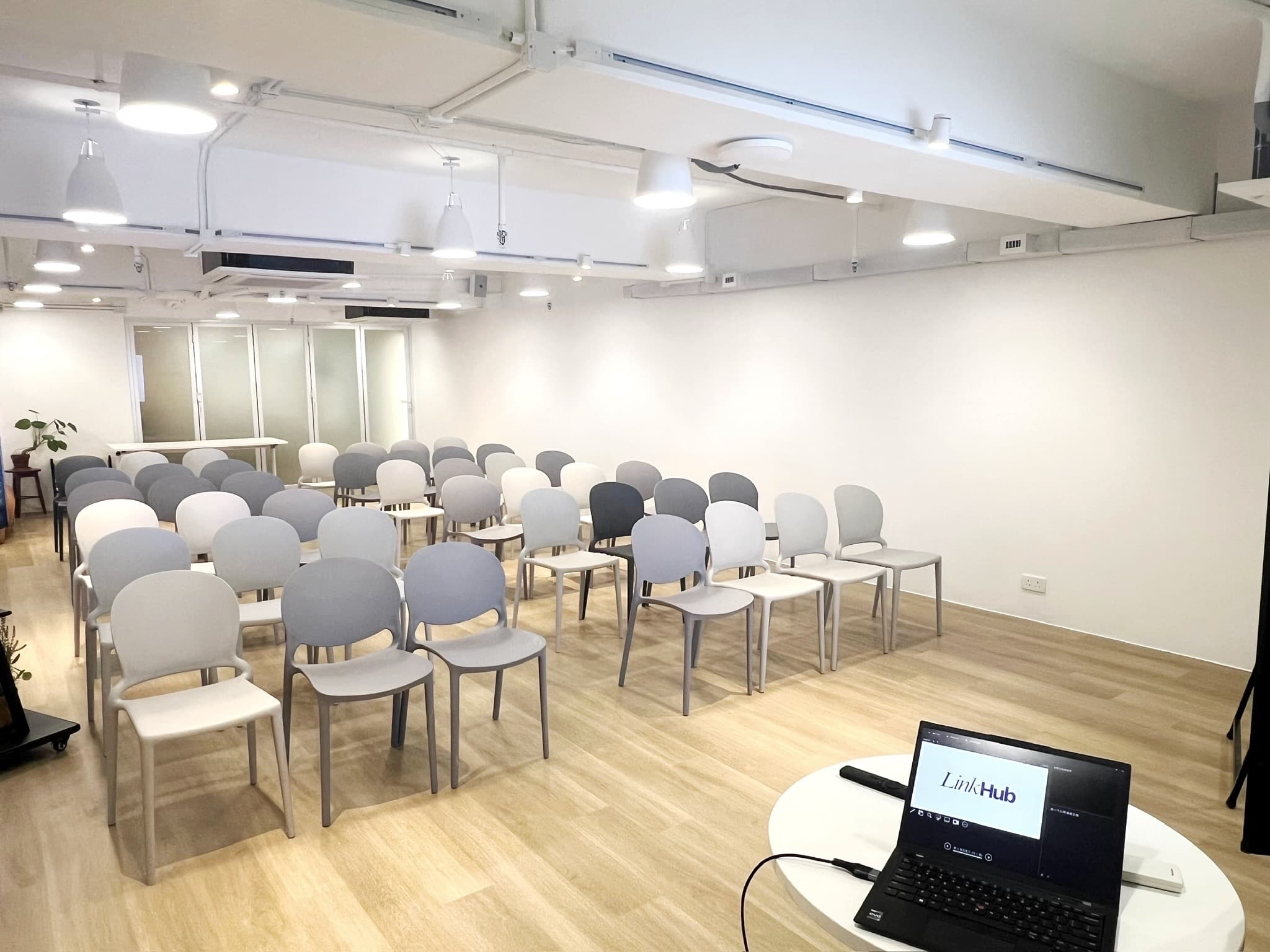 Link Hub 場地實景 — 荔枝角商業活動空間